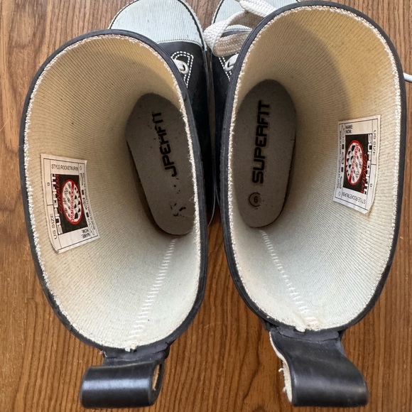 Toddler Converse high top style rainboots size 9 - Picture 6 of 6